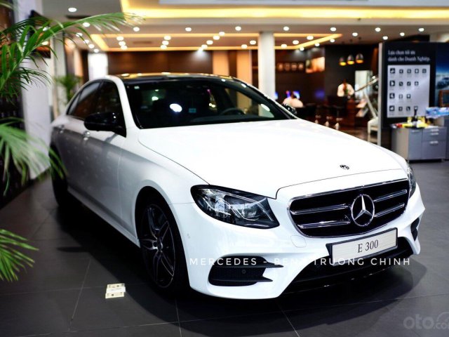 Mercedes E300 AMG 2020 giảm giá sốc 400 triệu chỉ trong tháng 6, hỗ trợ ngân hàng lãi suất thấp, giá tốt nhất miền Nam