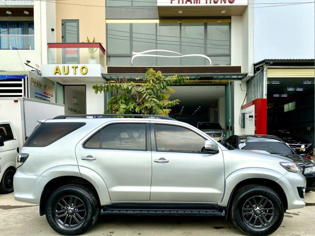 Cần bán xe Toyota Fortuner model 2016 máy dầu0