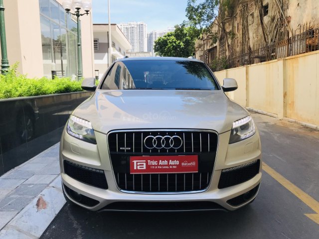 👉 Audi Q7 V6 3.0L. S-Line Supercharged sản xuất 2014. Bản thể thao hiệu suất cao