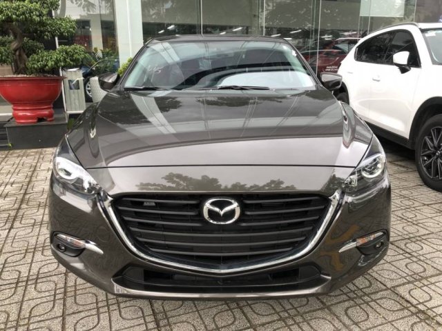 Cần bán xe Mazda 3 Luxury đời 2020, màu xám, giá cạnh tranh0