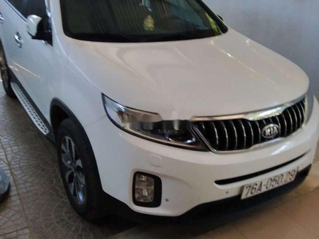 Cần bán gấp Kia Sorento 2016, màu trắng xe gia đình, giá chỉ 760 triệu