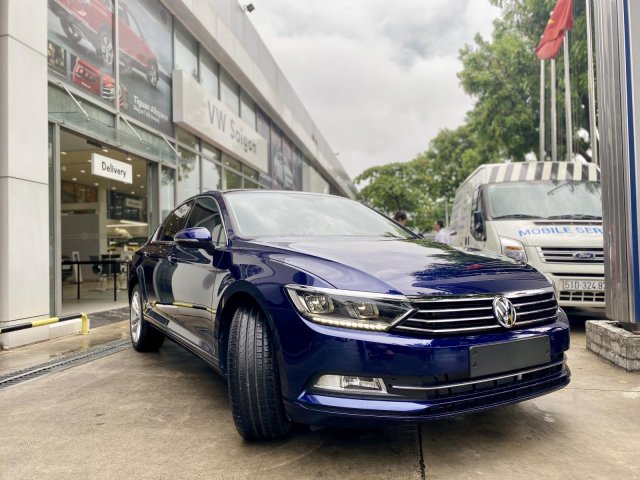 VW Sài Gòn khuyến mãi lớn tháng 8/2021 Passat Bluemotion High sang trọng - xe nhập khẩu Đức giá tốt