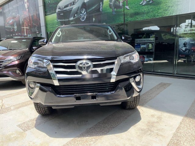 Cần bán xe Toyota Fortuner đời 2020, màu đen, xe nhập0