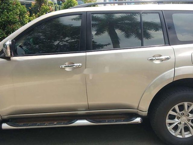 Bán Mitsubishi Pajero Sport năm sản xuất 2016, màu kem (be), số sàn 