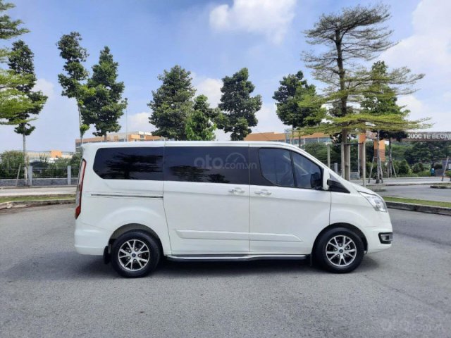 Cần bán xe Ford Tourneo đời 2019, màu trắng0