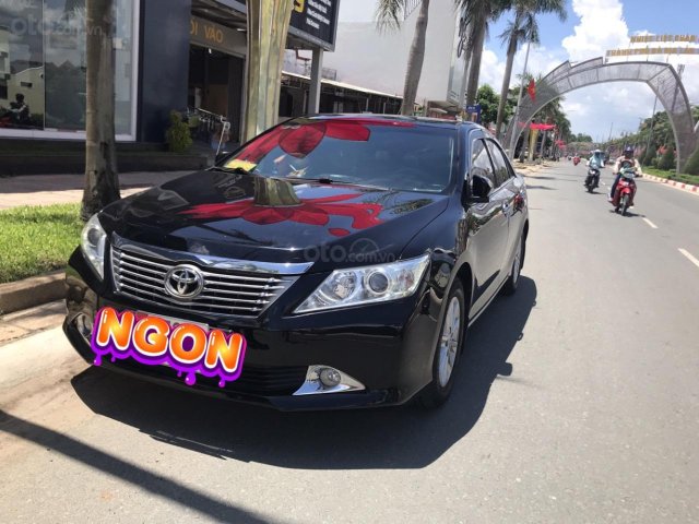 Bán xe Camry 2.0E đời 2013 màu đen, số tự động xe đẹp như mới0