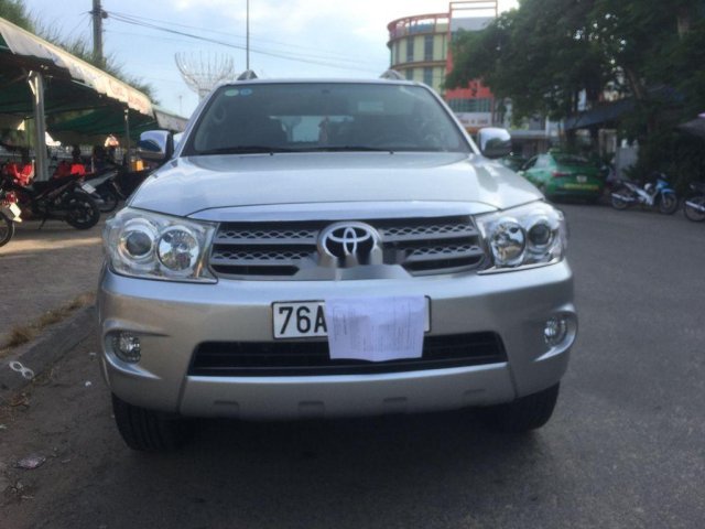 Bán Toyota Fortuner năm 2011 còn mới0