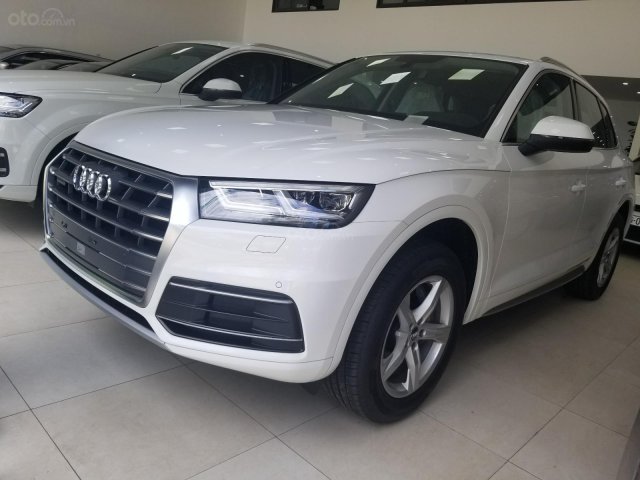 Bán Audi Q5 2.0 Sport, màu trắng, mới 100%, model 20200