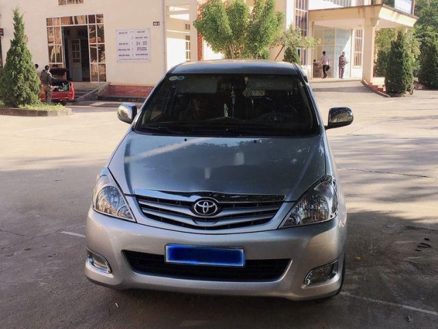 Bán Toyota Innova đời 2010 xe gia đình0