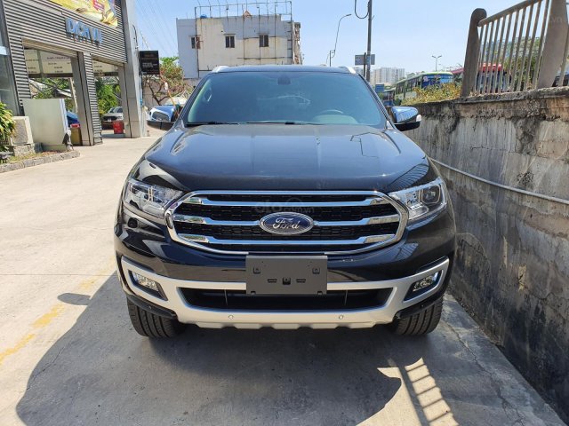 Ford Everest Titanium 1 cầu số tự động khuyến mãi tiền mặt+ Phim cách nhiệt, phủ gầm, phủ ceramic, camera hành trình