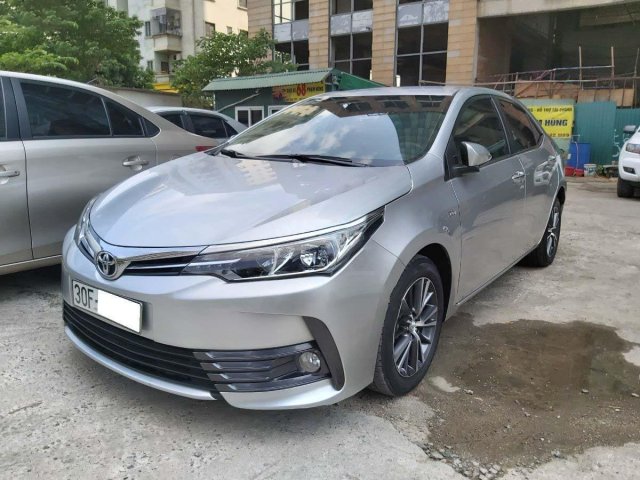 Xe Toyota Corolla Altis 1.8G AT sản xuất năm 2018, màu bạc  