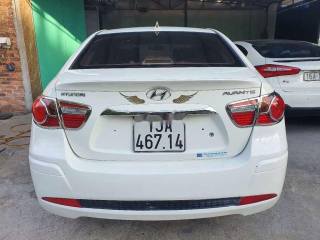 Bán Hyundai Avante sản xuất năm 2011, màu trắng, nhập khẩu  