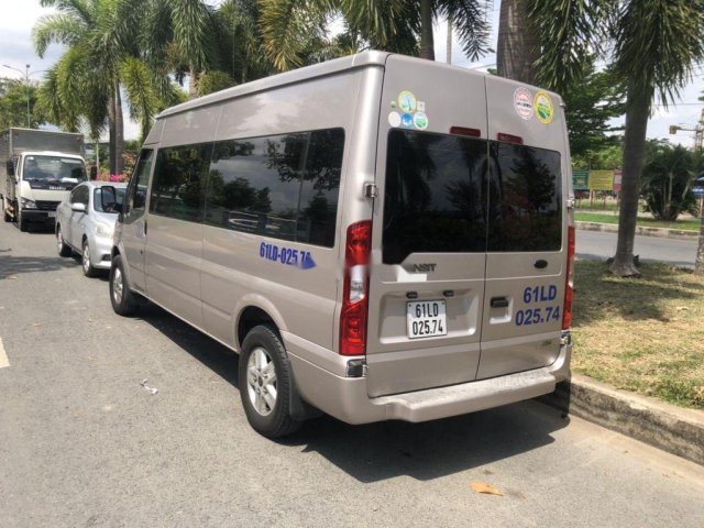 Cần bán lại xe Ford Transit Luxury sản xuất năm 2015 còn mới, 470 triệu