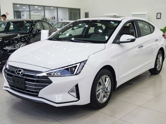 Hyundai Elantra 1.6 AT (số tự động), giảm thuế 50%, ưu đãi gói phụ kiện chính hãng - Có sẵn giao ngay, hỗ trợ lái thử0