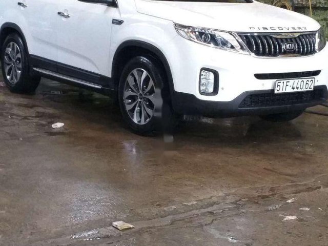 Cần bán gấp Kia Sorento đời 2017, màu trắng, nhập khẩu