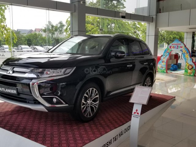 Cần bán xe Mitsubishi Outlander năm 2020 xe nhập giá 825 triệu đồng