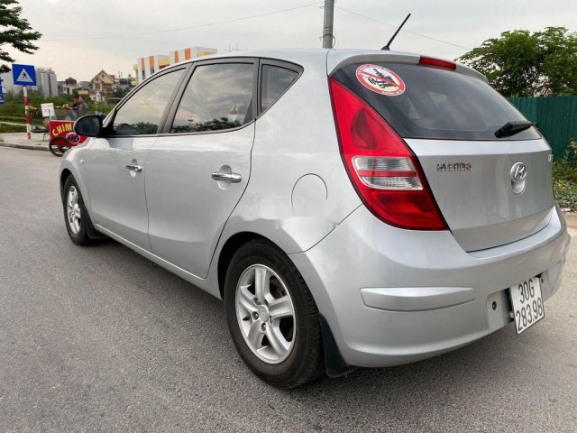 Bán Hyundai i30 năm sản xuất 2009, màu bạc, nhập khẩu nguyên chiếc chính chủ, giá 259tr