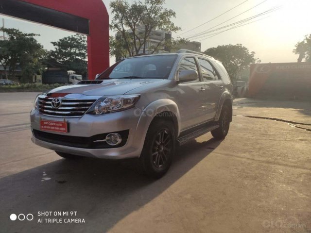 Salon ô tô Kiên Cường bán Toyota Fortuner năm 2016, màu bạc số sàn0