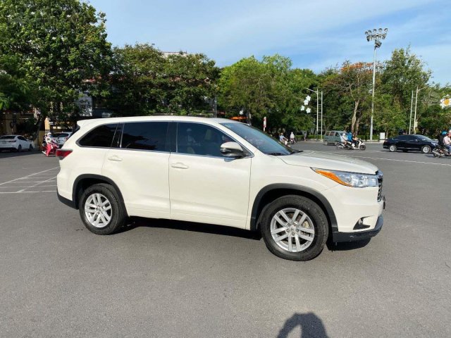 Bán Toyota Highlander năm sản xuất 2014, màu trắng, xe nhập còn mới0