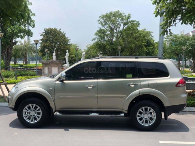 Cần bán lại Mitsubishi Pajero Sport đời 2016, màu vàng, số tự động0