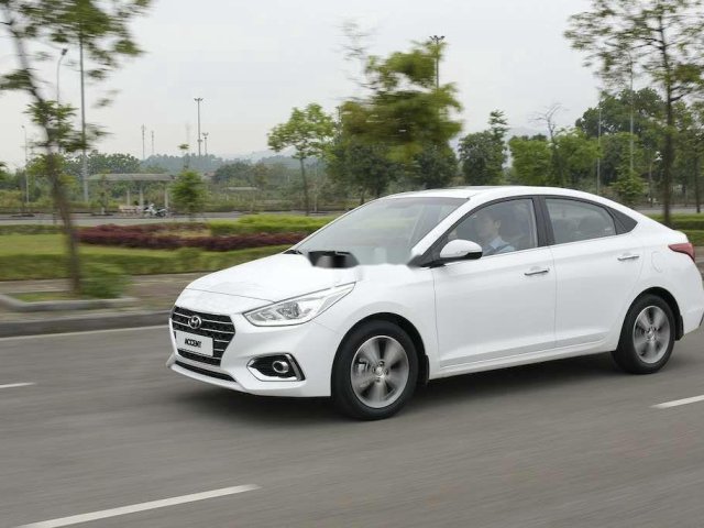Bán Hyundai Accent đời 2020, màu trắng, nhập khẩu