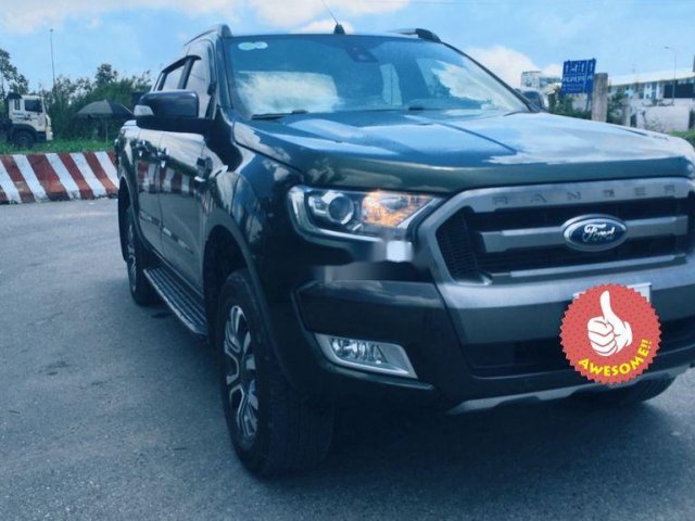 Bán Ford Ranger Wildtrak 3.2 năm 2017, xe nhập, màu xanh bộ đội