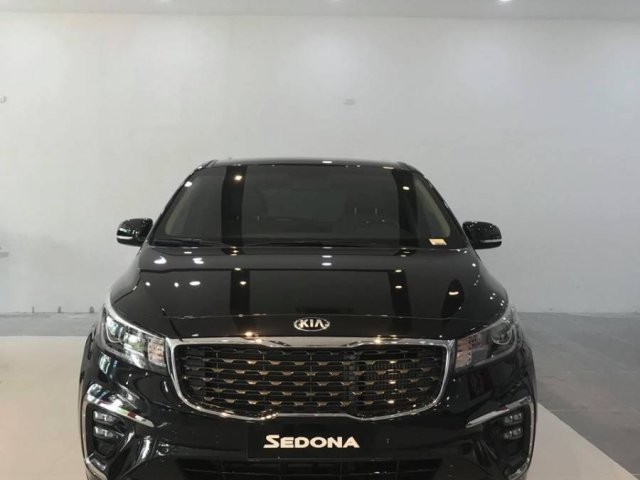 Cần bán xe Kia Sedona sản xuất năm 2020, màu đen