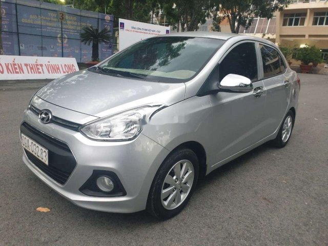 Bán Hyundai Grand i10 đời 2016, màu bạc, nhập khẩu xe gia đình, 268tr0