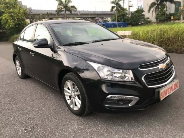 Cần bán lại xe Chevrolet Cruze LT 1.6L đời 2017, màu đen 