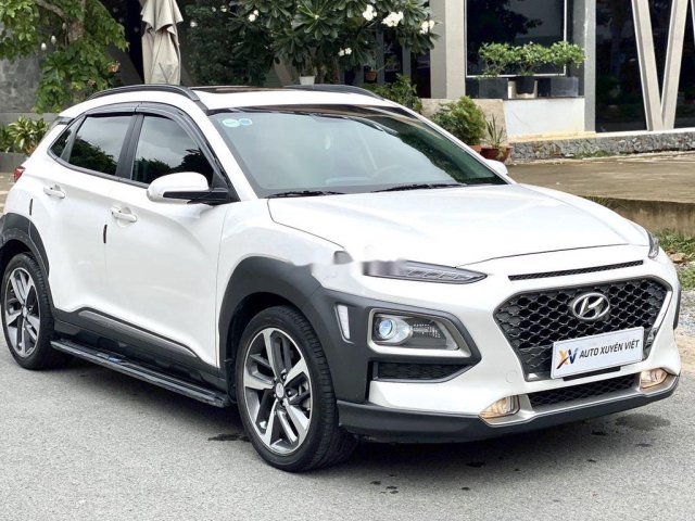 Bán Hyundai Kona 1.6Turbo sản xuất năm 2018, màu trắng, siêu mới