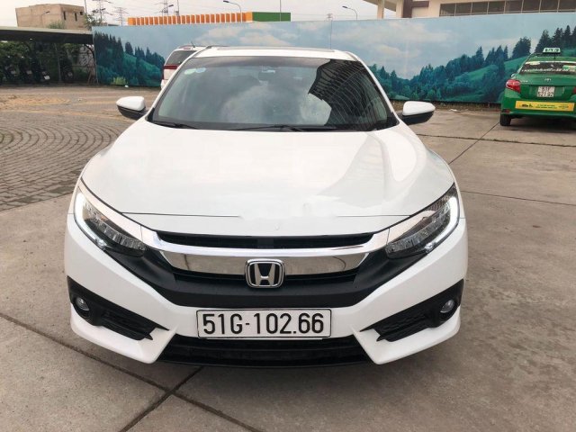 Bán Honda Civic năm 2018, màu trắng, nhập khẩu chính chủ, giá chỉ 730 triệu