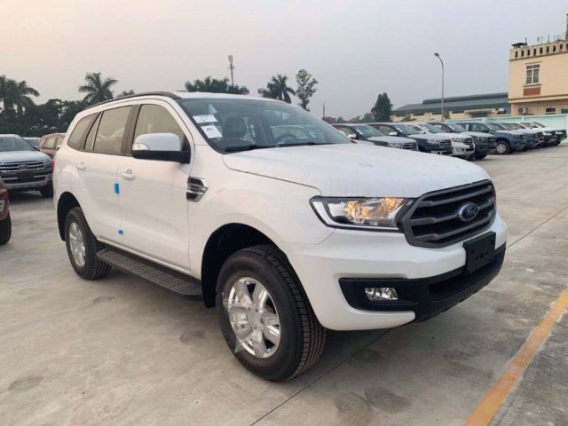 Bán Ford Everest Ambiente 2.0 4x2 MT sản xuất 2020, màu trắng, xe nhập  0