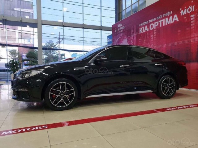 Bán xe Kia Optima 2.4 AT Premium năm 2020, màu đen, mới hoàn toàn