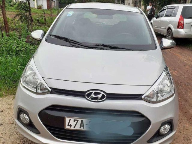 Bán xe Hyundai Grand i10 2014, màu bạc, xe nhập