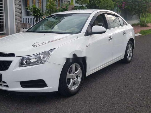 Cần bán lại xe Chevrolet Cruze năm sản xuất 2011 còn mới