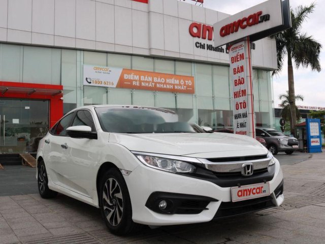 Cần bán lại xe Honda Civic 1.8AT sản xuất 2017, màu trắng0