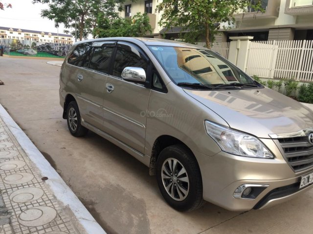 Chính chủ tôi cần bán gấp chiếc Toyota Innova 2.0E 2014, số sàn