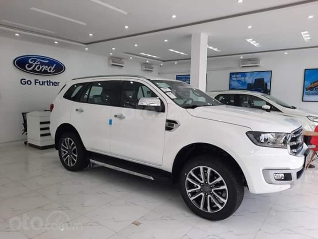 Ford Everest Ambient Model 2020 giảm sốc, miễn phí 50% phí trước bạ, tặng full phụ kiện theo xe, BHVC