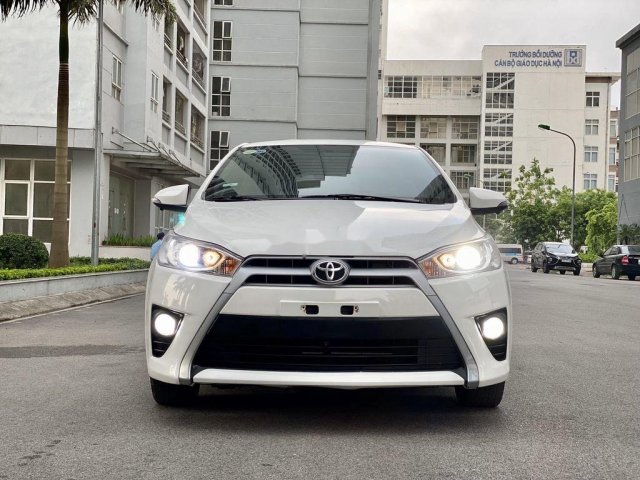 Cần bán Toyota Yaris năm sản xuất 2017, màu trắng chính chủ giá cạnh tranh0