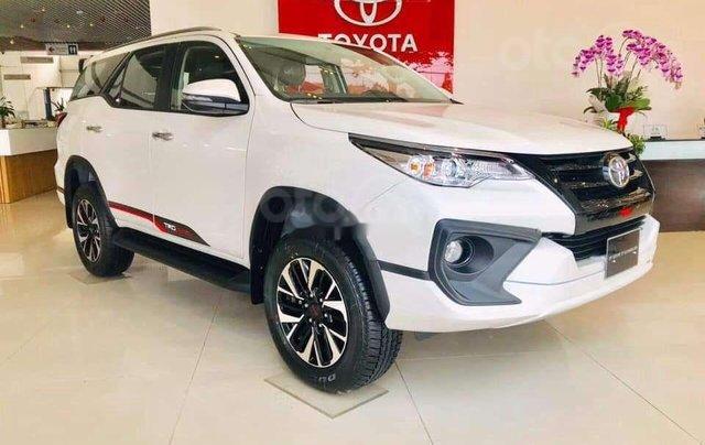 Toyota Tiền Giang cần bán xe Toyota Fortuner 2.4G AT năm 2020, màu trắng0