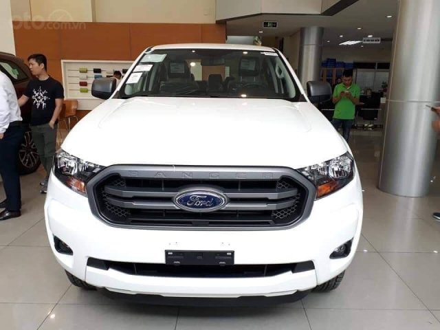 Ford Ranger XLS MT khuyến mãi tiền mặt cực lớn