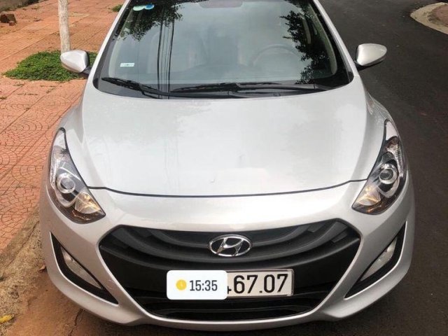 Cần bán Hyundai i30 đời 2013 còn mới giá cạnh tranh0