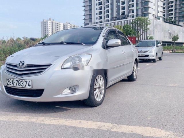 Bán Toyota Vios 2010, màu bạc số sàn 