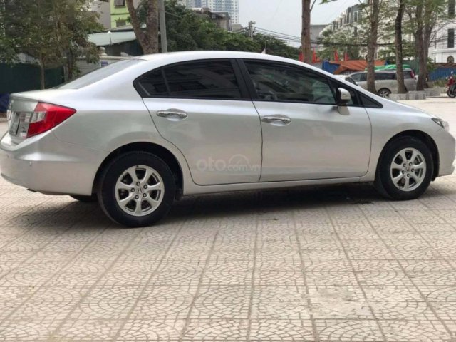 Cần bán xe Honda Civic 1.8 AT năm 2012, màu bạc, 458tr0