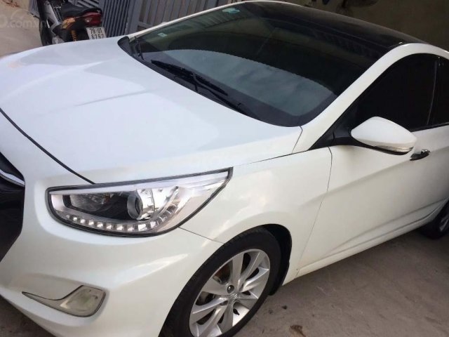 Bán ô tô Hyundai Accent năm sản xuất 2015, màu trắng, nhập khẩu còn mới, giá tốt