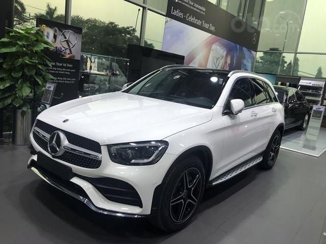 Mercedes GLC300 - 2020 - giảm ngay 48 triệu + tặng BHVC + 2 Năm bảo dưỡng miễn phí