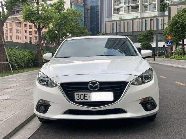 Cần bán xe Mazda 3 2017, màu trắng còn mới, giá 555tr0