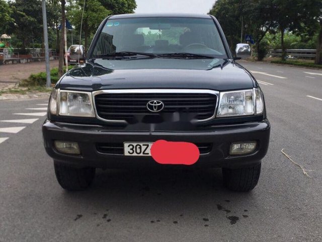 Bán Toyota Land Cruiser đời 2001, màu đen, giá chỉ 260 triệu