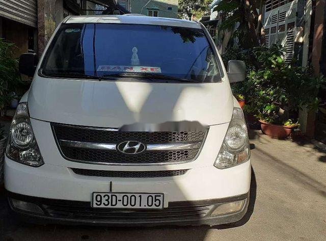 Nhà cần tiền bán Hyundai Starex SX 2010, màu trắng, nhập khẩu, tải van 5 chỗ0