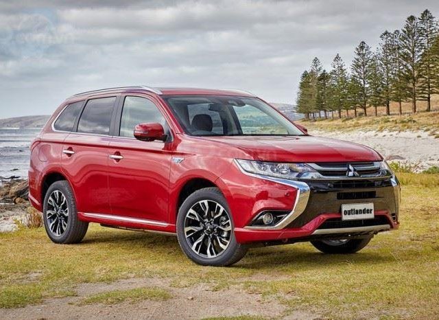 Hỗ trợ giao xe nhanh toàn quốc với chiếc Mitsubishi Outlander 2.4 CVT Premium, đời 2020